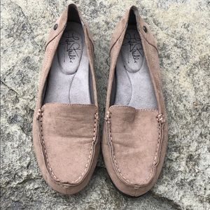 Life Stride Suede Loafers